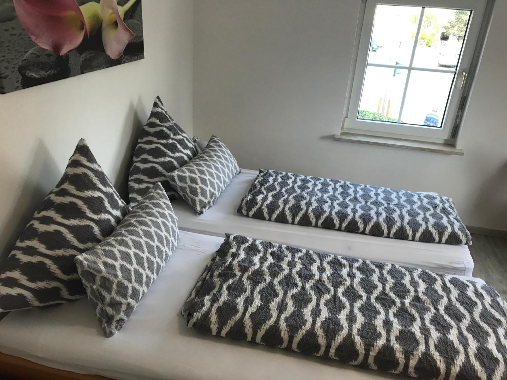 Wendlers Ferienwohnungen #1 #4 #5 #6 Behringersdorf Chambre photo